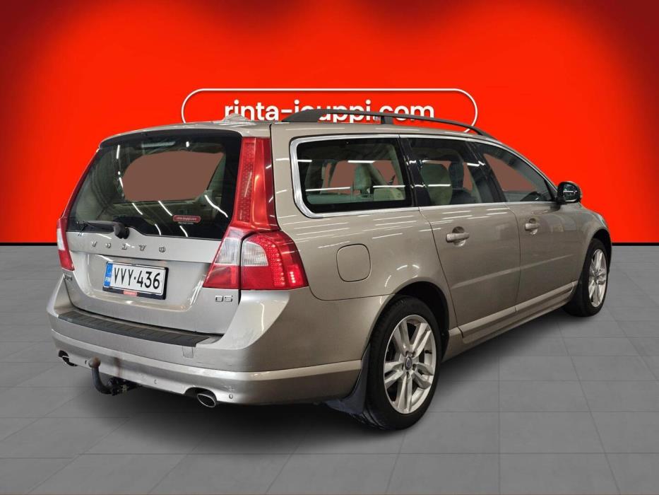 VOLVO V70 2011