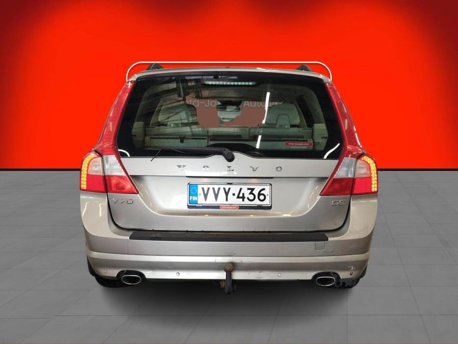 VOLVO V70 2011