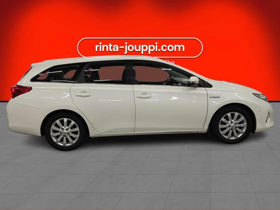 TOYOTA Auris 2013