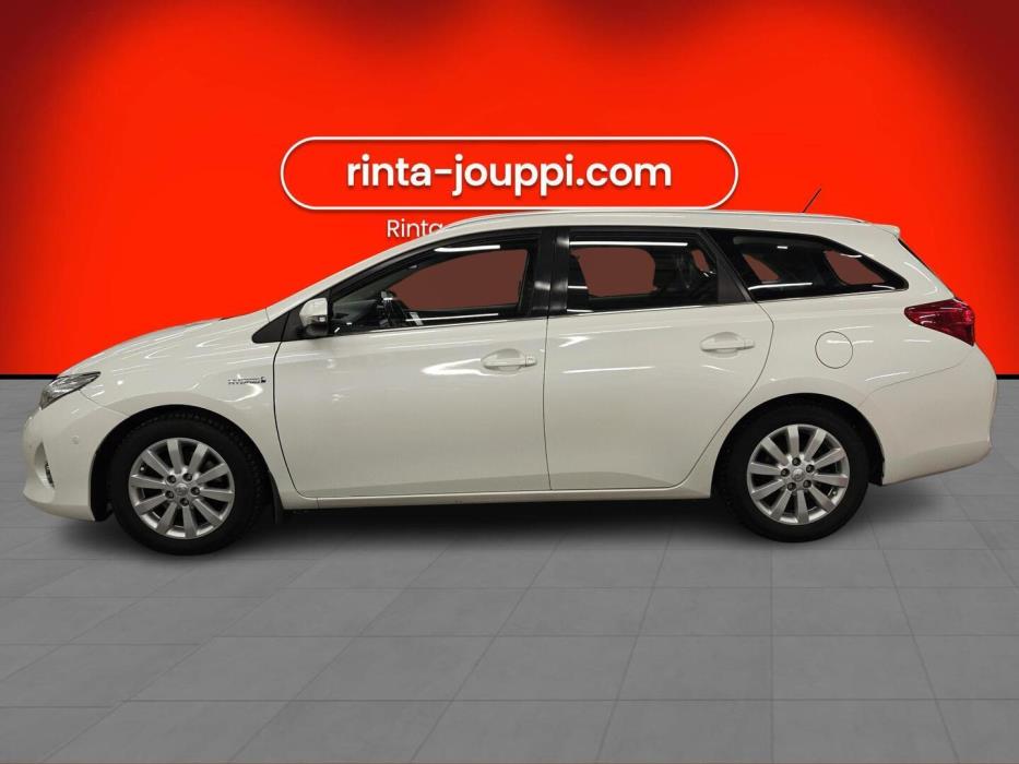 TOYOTA Auris 2013