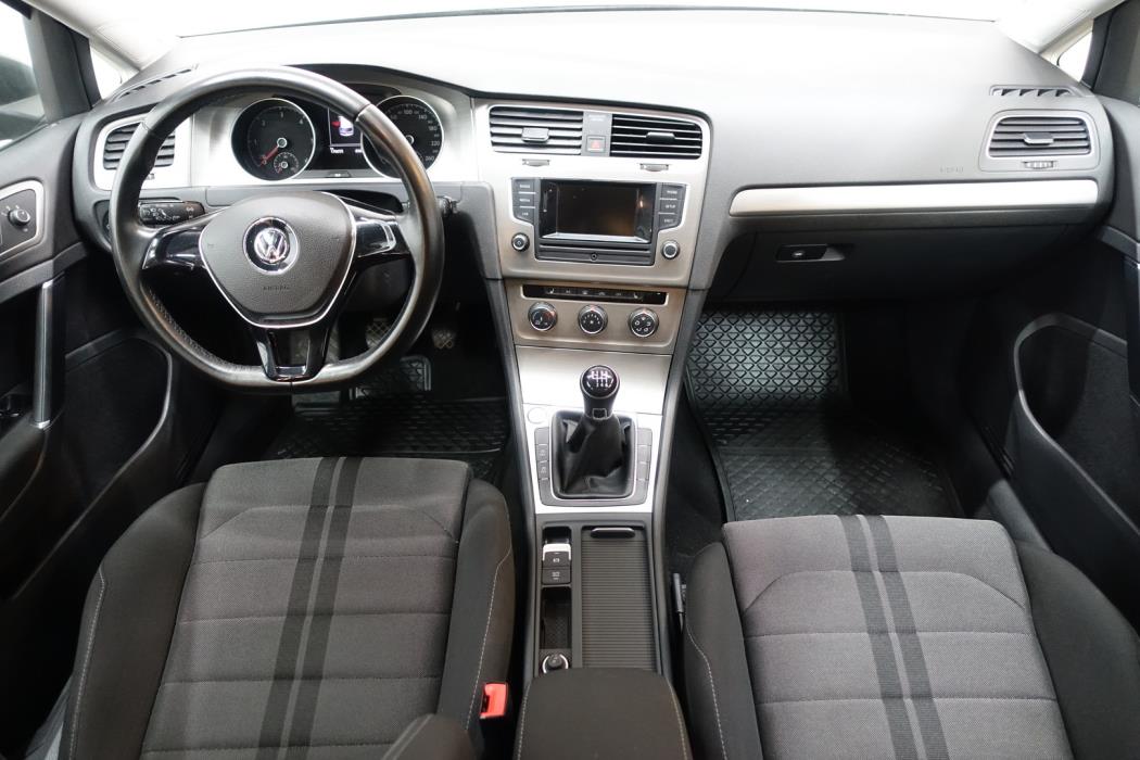 VOLKSWAGEN Golf 2015