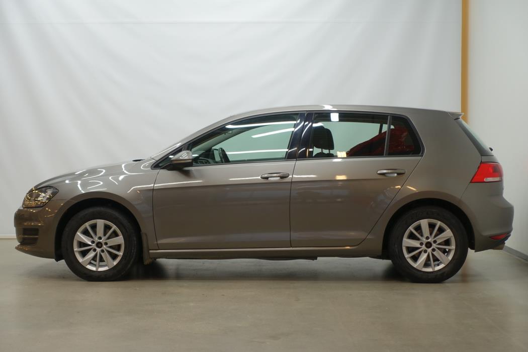VOLKSWAGEN Golf 2015