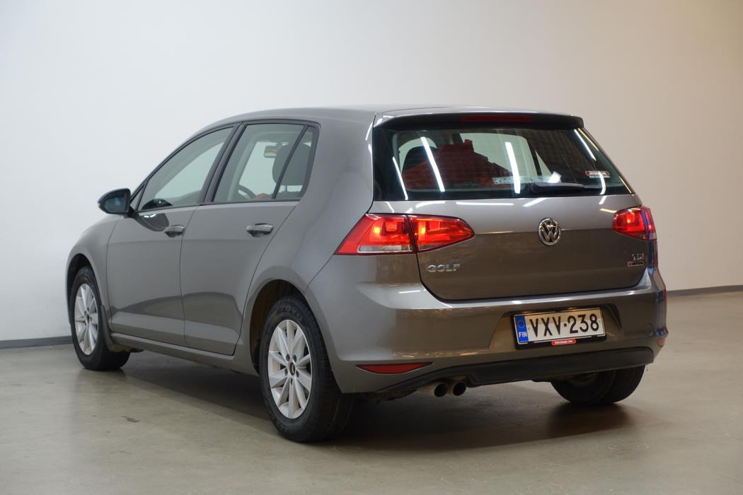 VOLKSWAGEN Golf 2015