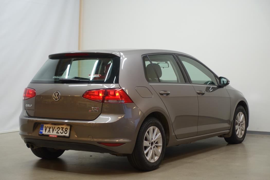 VOLKSWAGEN Golf 2015