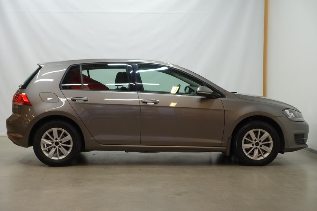 VOLKSWAGEN Golf 2015