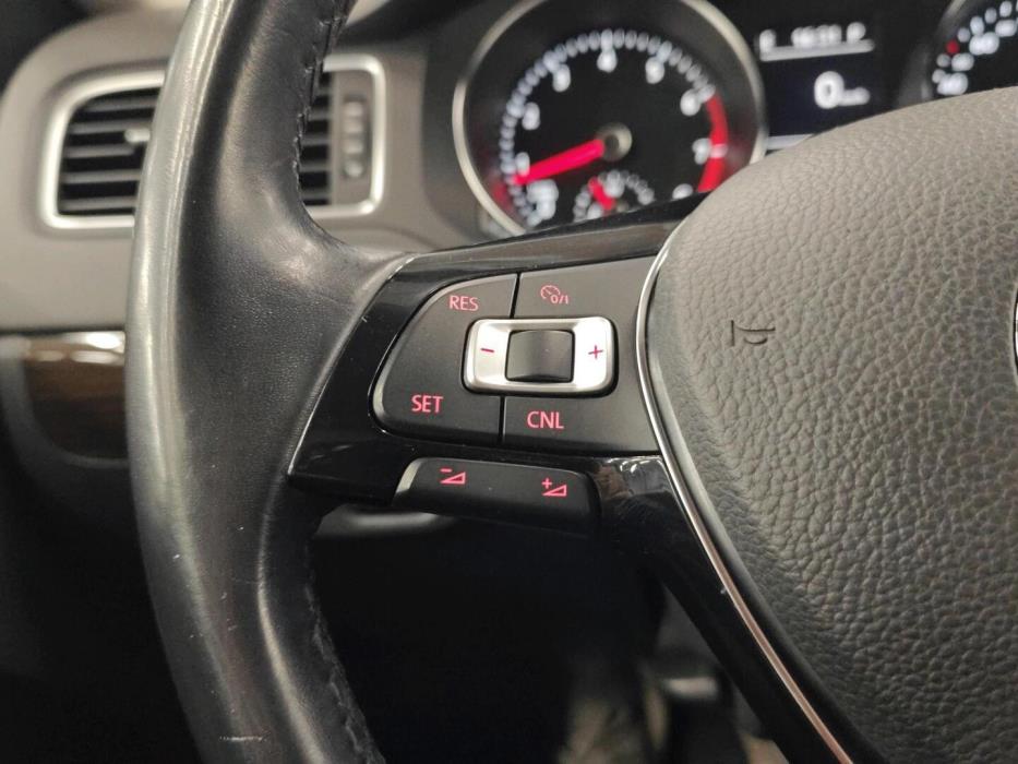 VOLKSWAGEN Jetta 2015