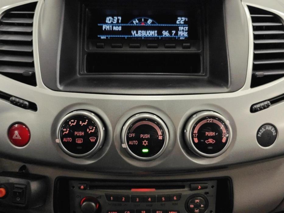 MITSUBISHI L200 2012