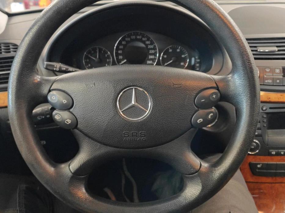 MERCEDES-BENZ E 2006
