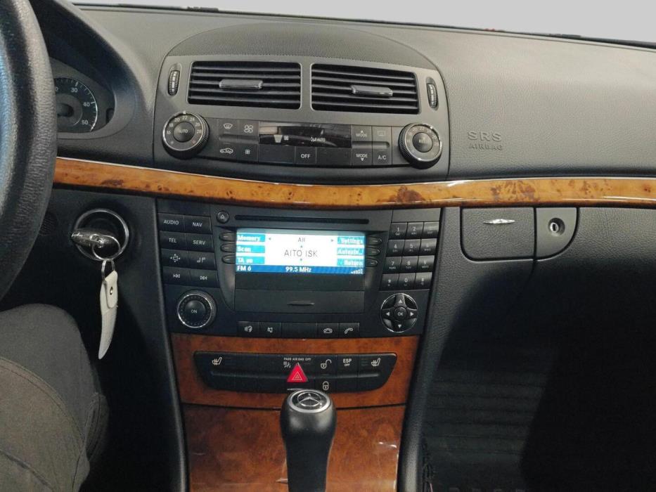 MERCEDES-BENZ E 2006