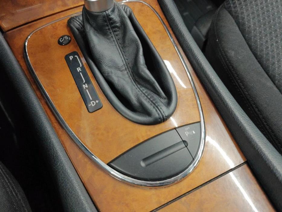 MERCEDES-BENZ E 2006