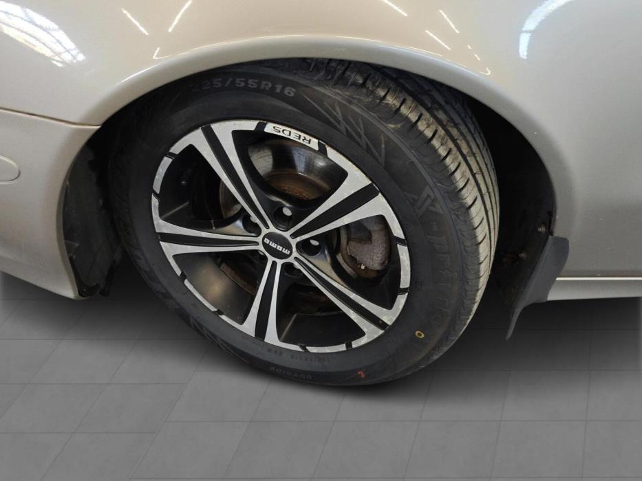 MERCEDES-BENZ E 2006