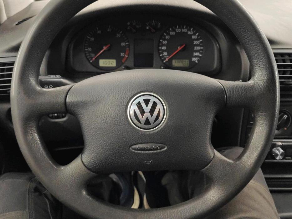 VOLKSWAGEN Passat 2001