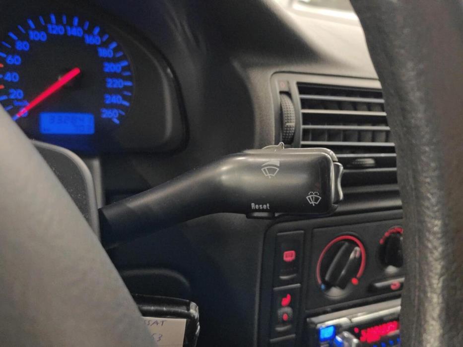 VOLKSWAGEN Passat 2001