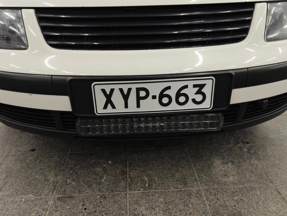 VOLKSWAGEN Passat 2001