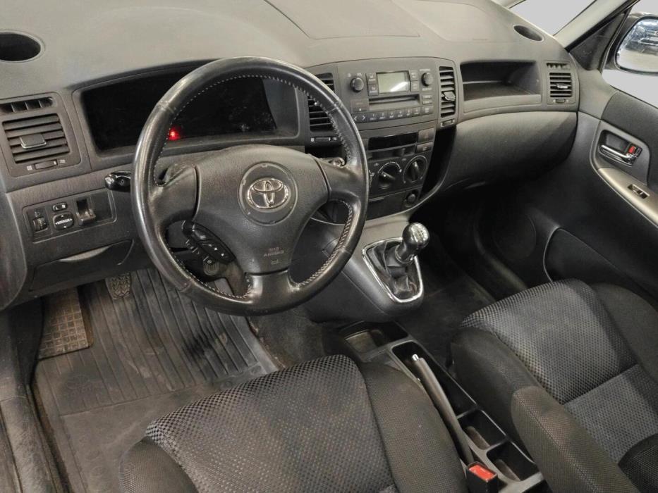 TOYOTA Corolla Verso 2002