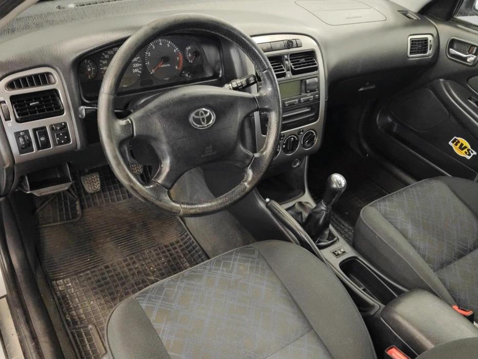 TOYOTA Avensis 2003