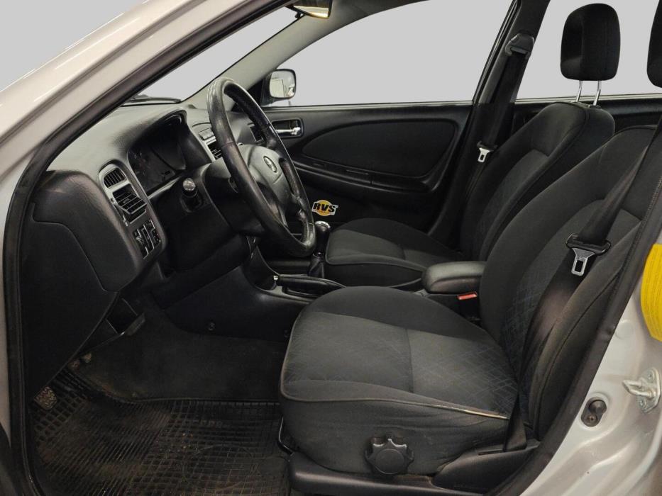 TOYOTA Avensis 2003