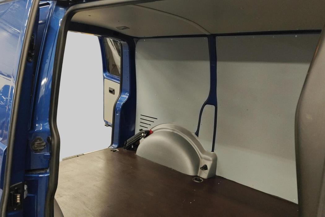 VOLKSWAGEN Transporter 2011
