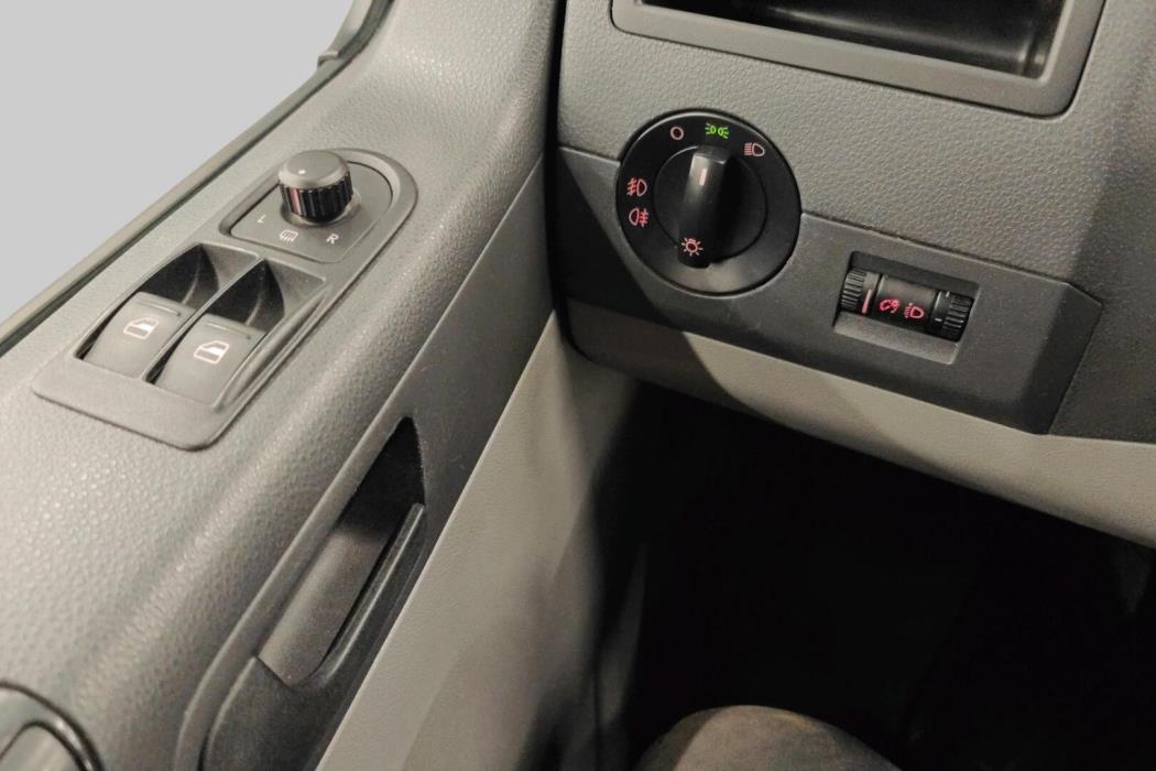 VOLKSWAGEN Transporter 2011