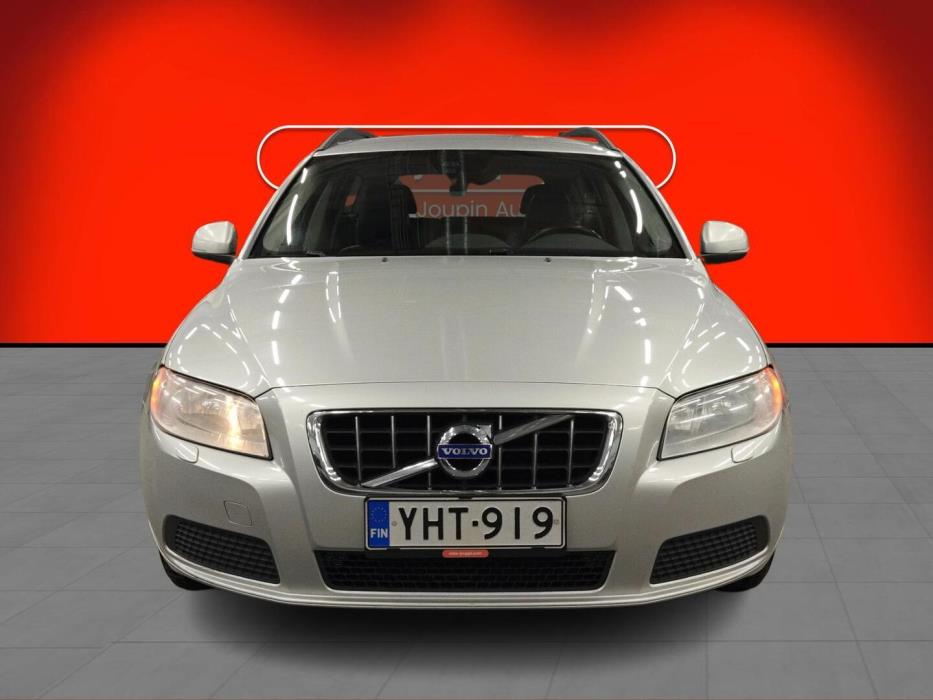 VOLVO V70 2011