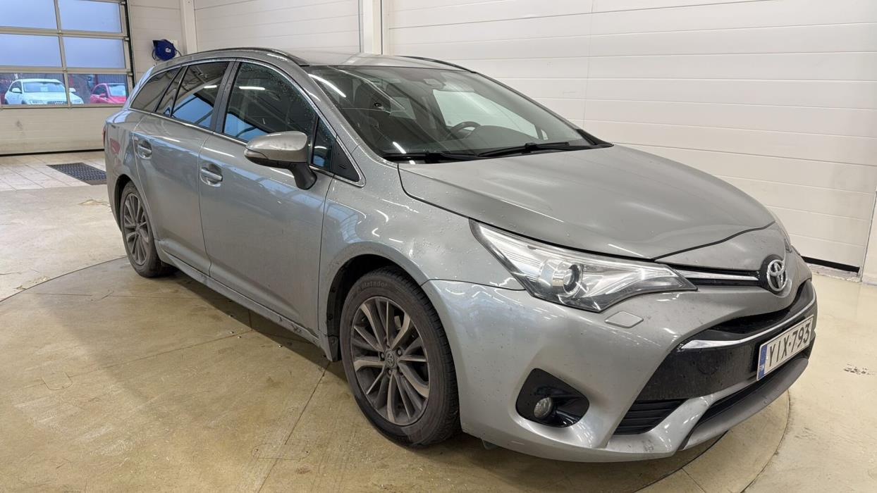 TOYOTA Avensis 2016