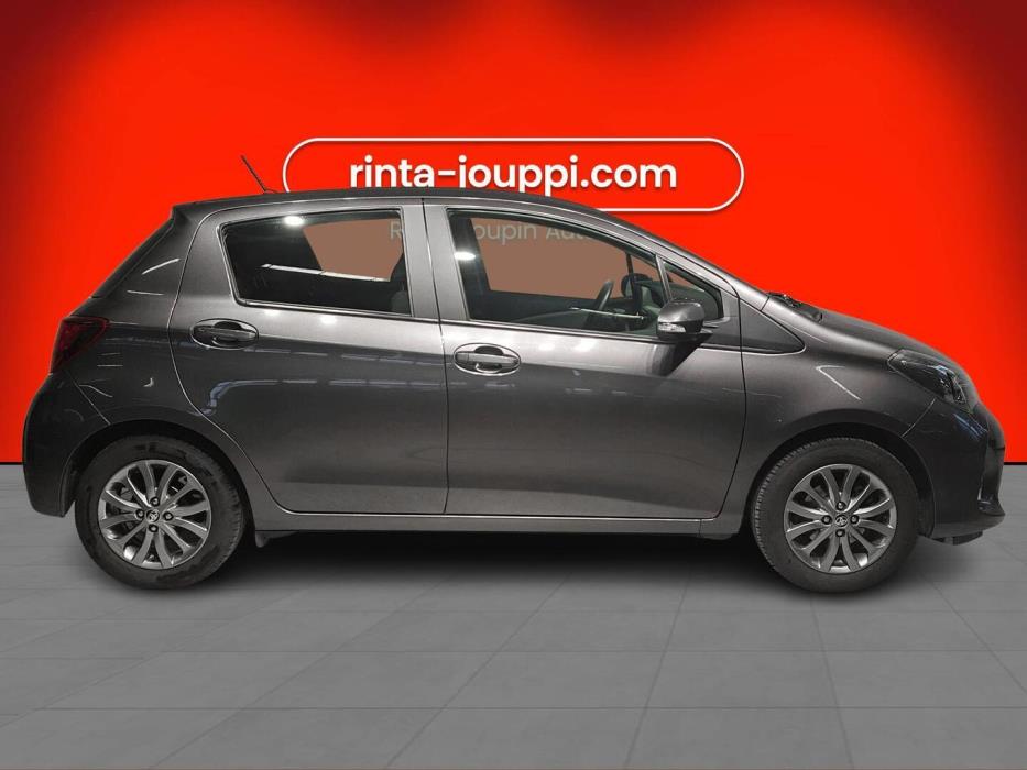 TOYOTA Yaris 2016