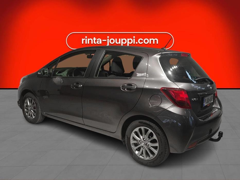 TOYOTA Yaris 2016