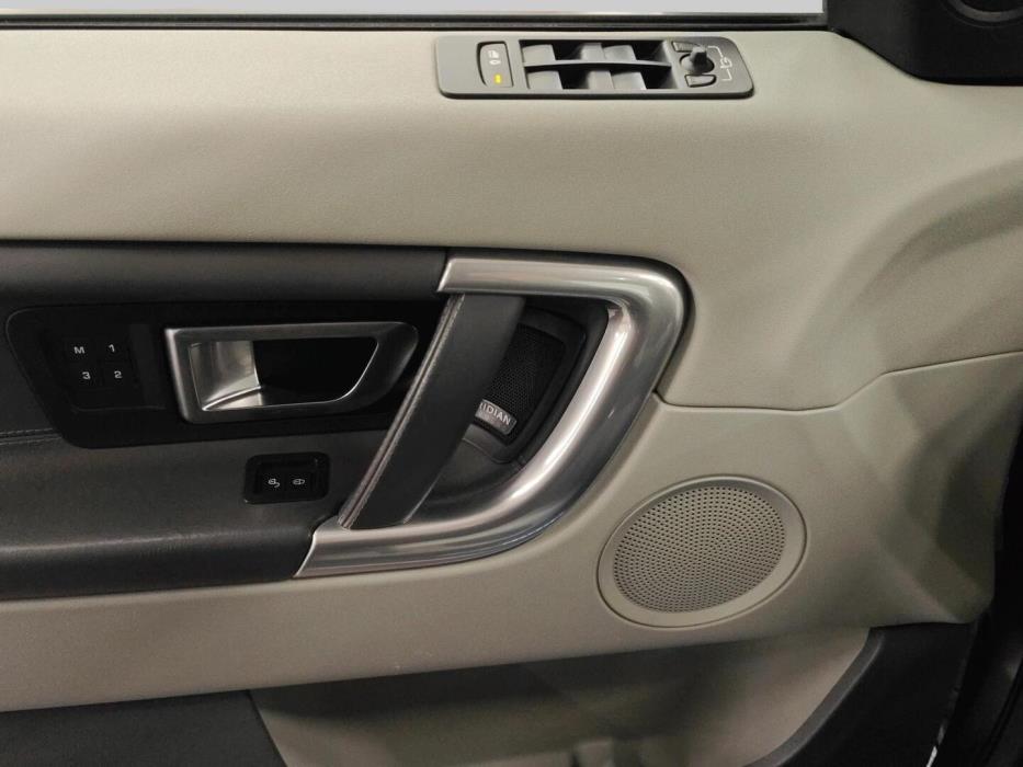 LAND ROVER Discovery 2016