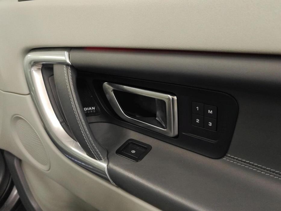 LAND ROVER Discovery 2016