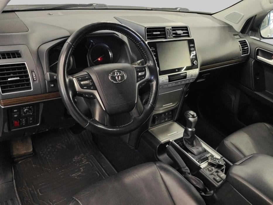 TOYOTA Land Cruiser 2021