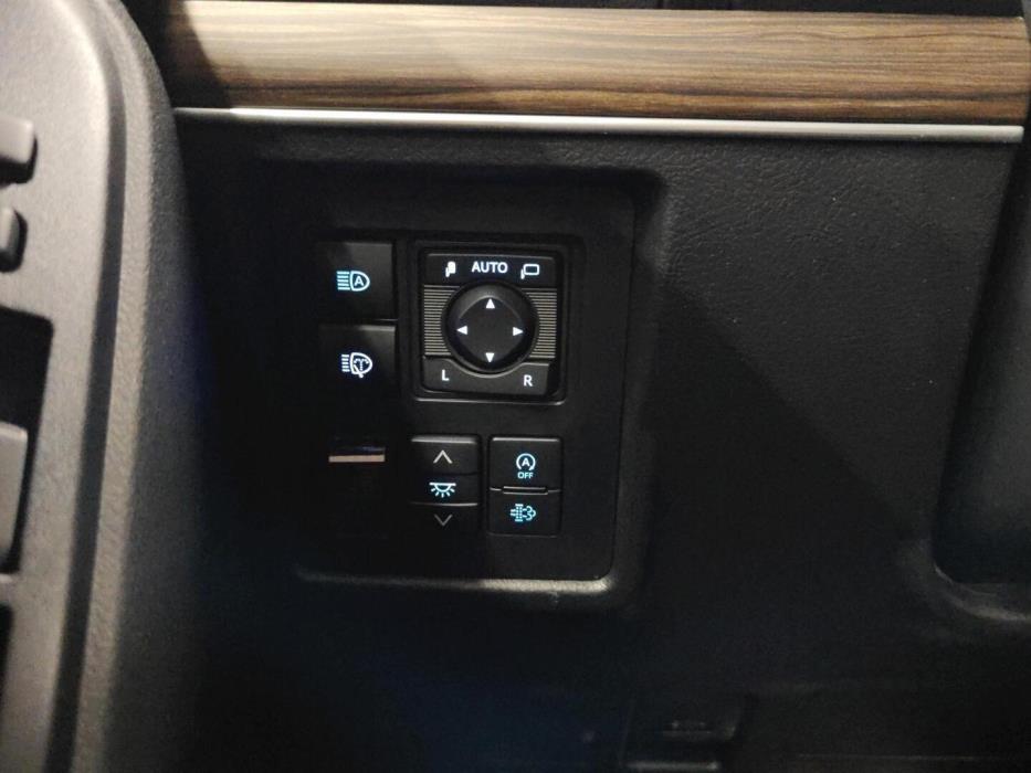 TOYOTA Land Cruiser 2021
