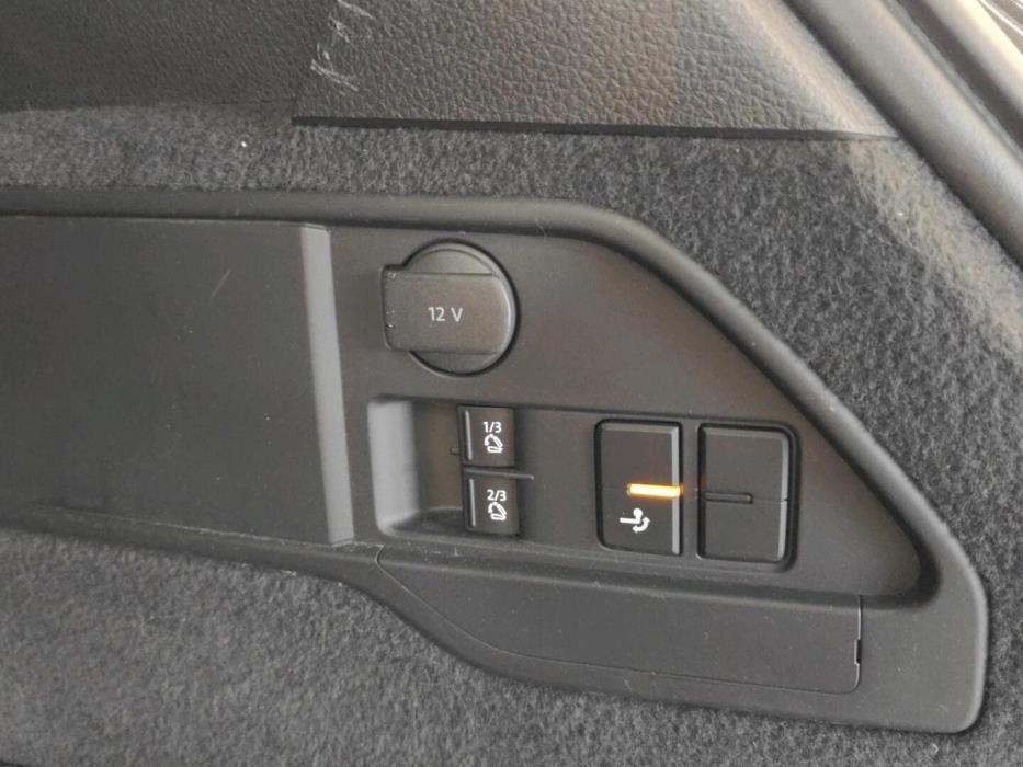 VOLKSWAGEN Touareg 2015