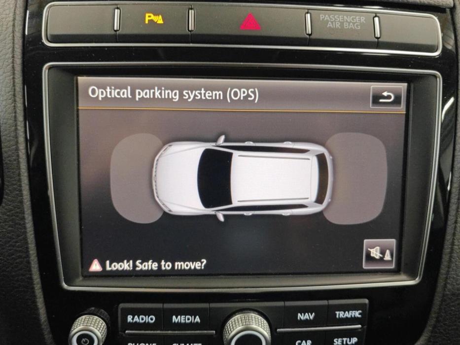 VOLKSWAGEN Touareg 2015