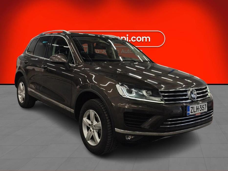 VOLKSWAGEN Touareg 2015