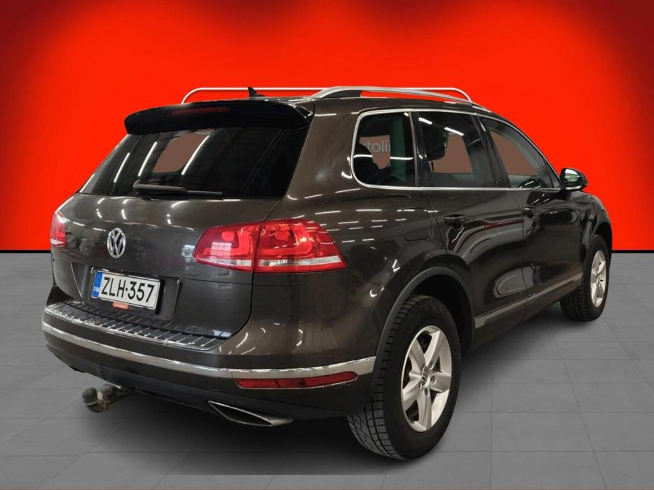 VOLKSWAGEN Touareg 2015