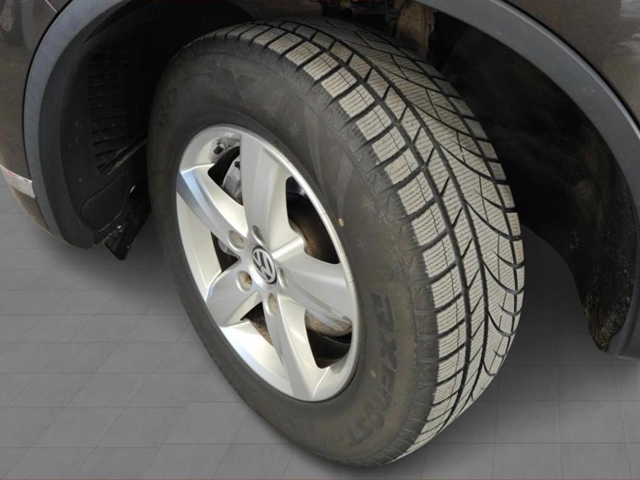 VOLKSWAGEN Touareg 2015