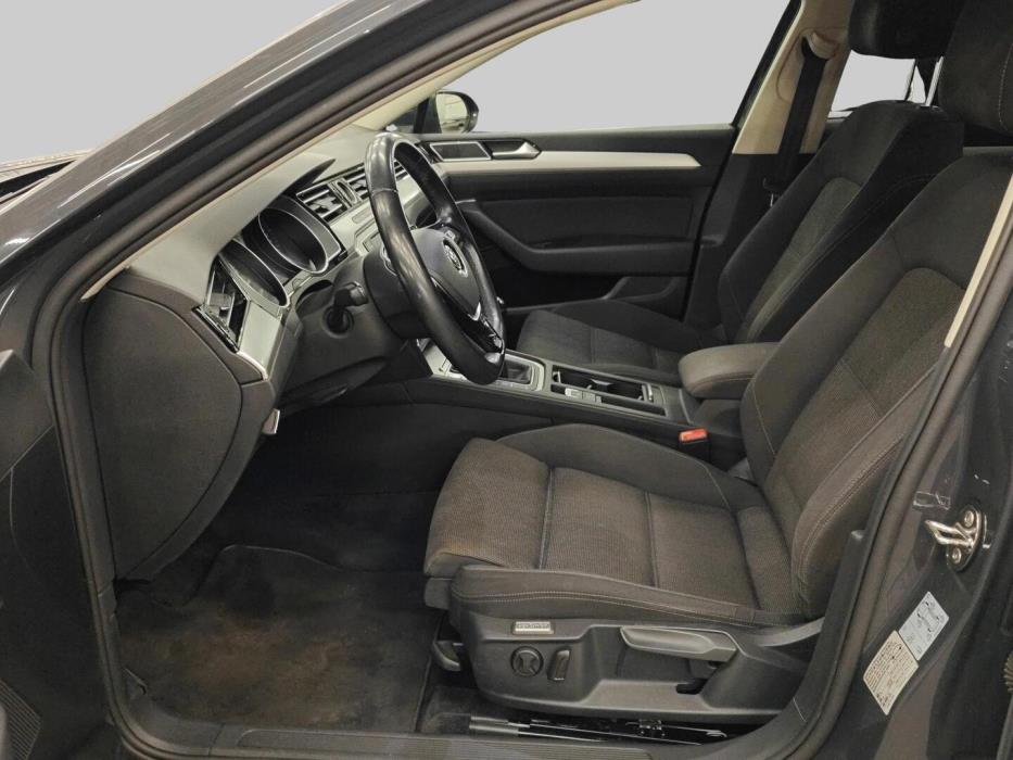 VOLKSWAGEN Passat 2017