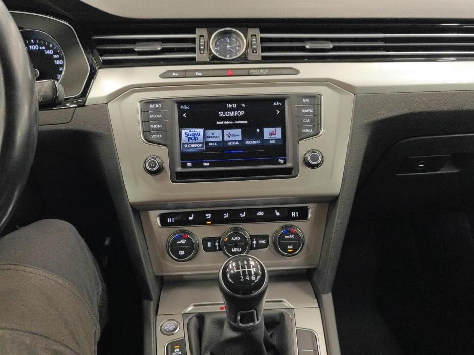 VOLKSWAGEN Passat 2017