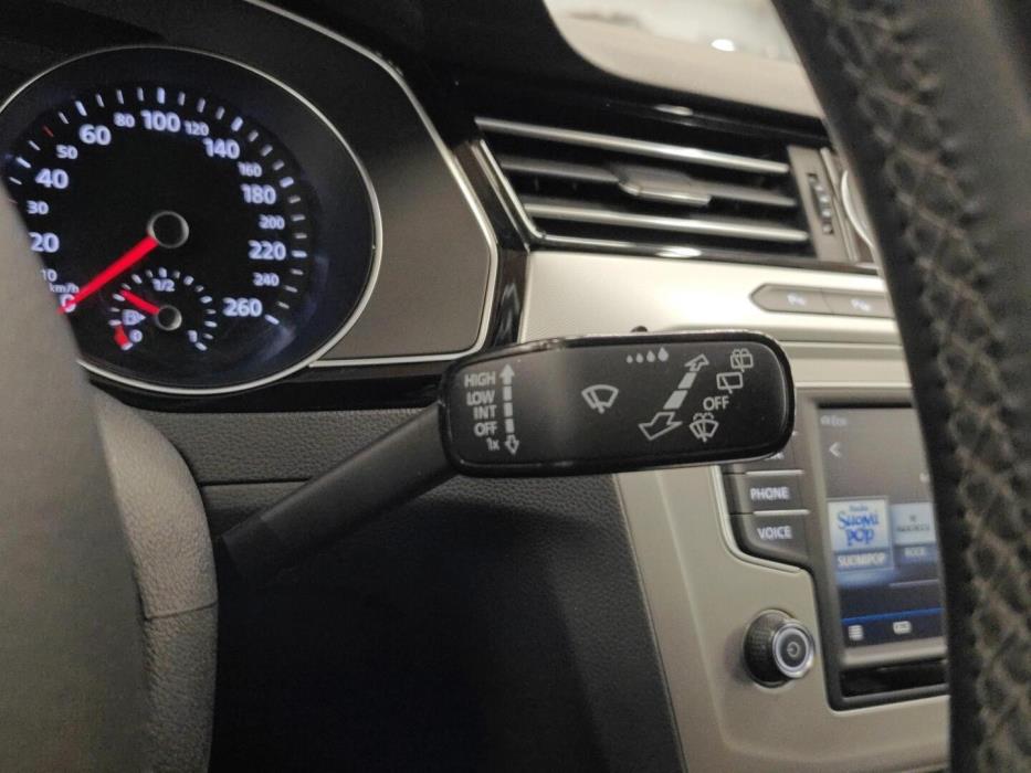 VOLKSWAGEN Passat 2017