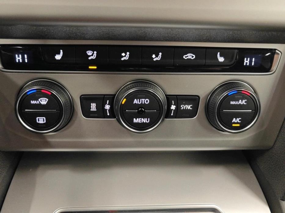 VOLKSWAGEN Passat 2017