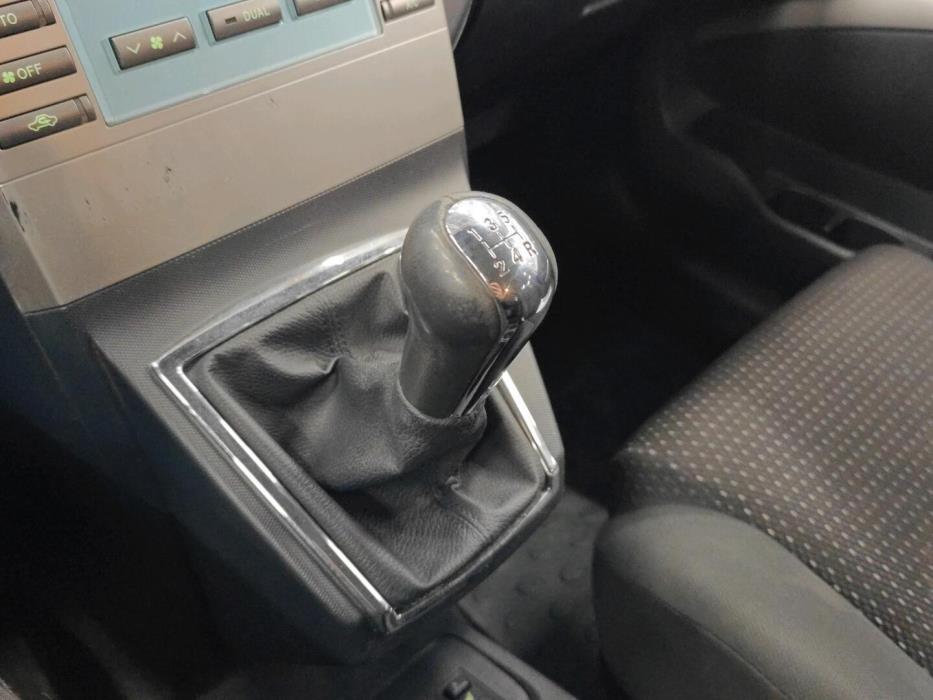 TOYOTA Corolla Verso 2008