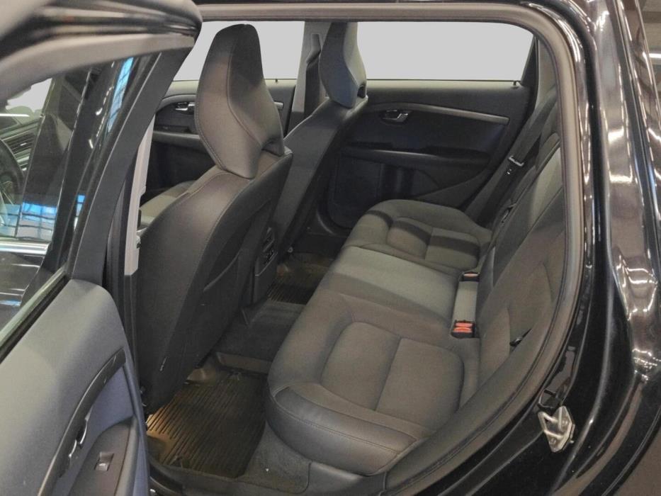 VOLVO XC70 2015