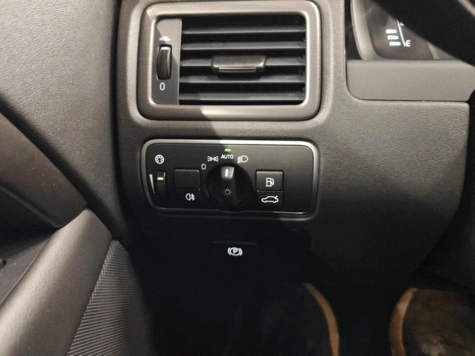 VOLVO XC70 2015