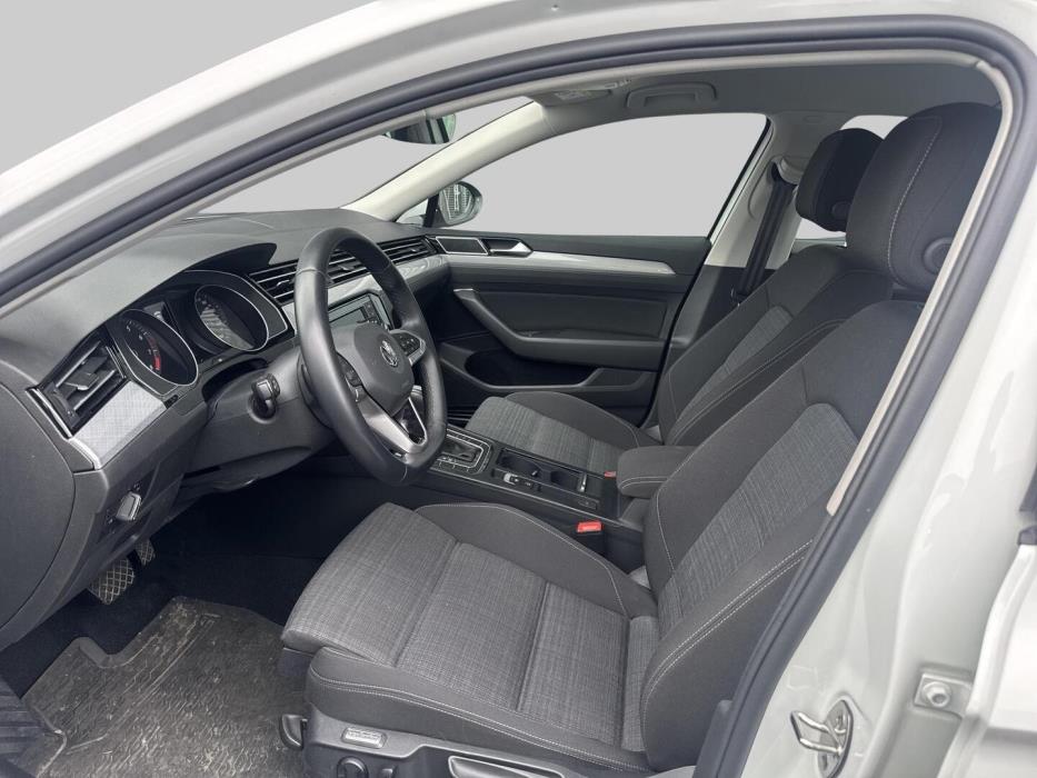 VOLKSWAGEN Passat 2021