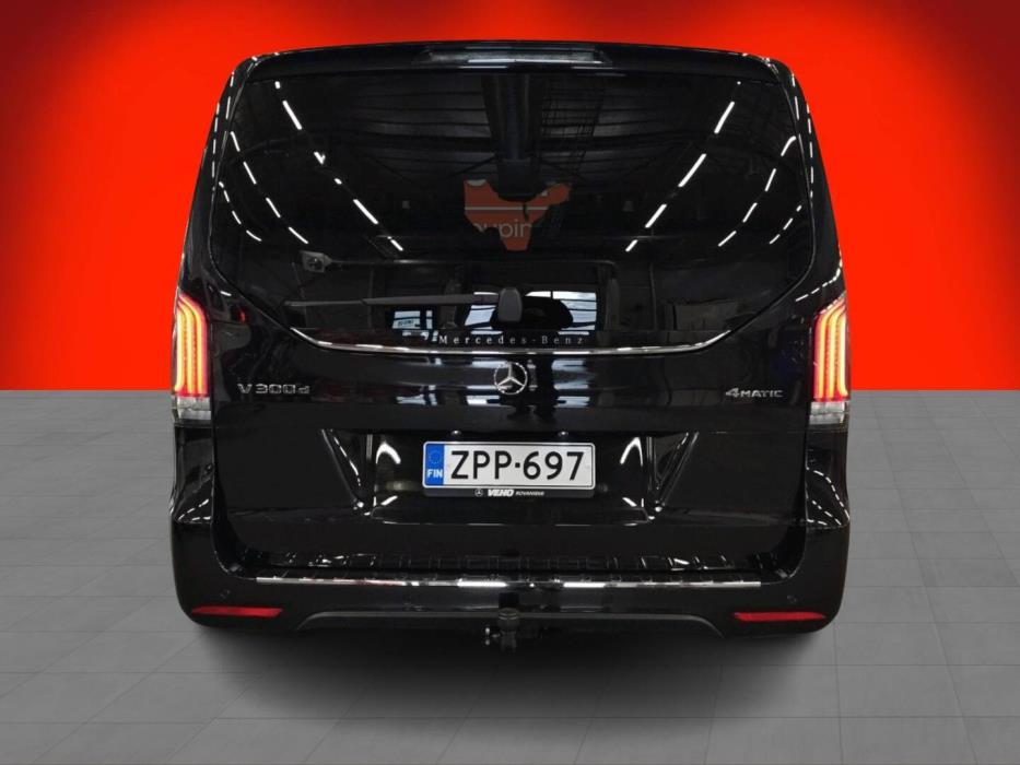 MERCEDES-BENZ V 2025