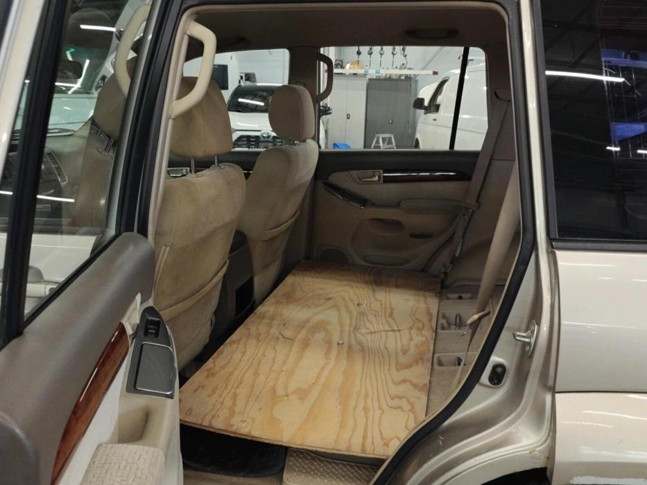 TOYOTA Land Cruiser 2004