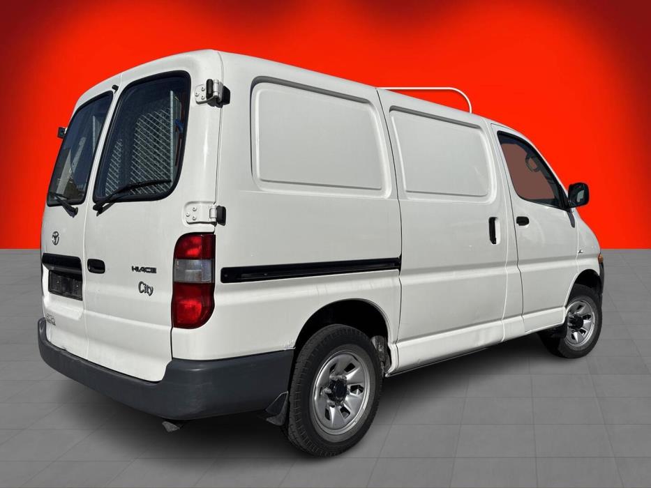 TOYOTA HIACE 2006
