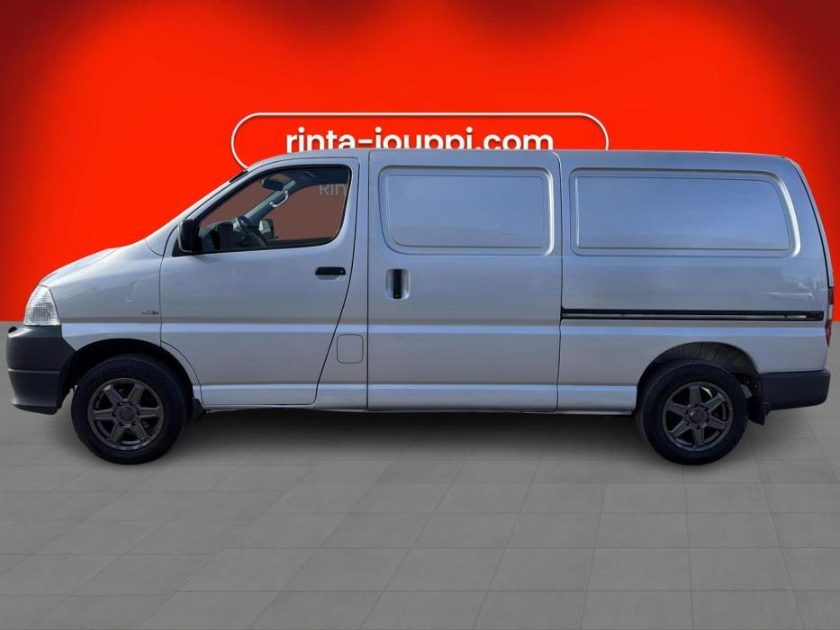 TOYOTA HIACE 2010