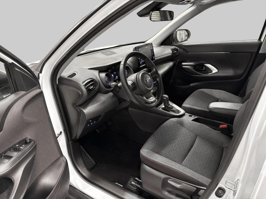 TOYOTA YARIS CROSS 2024