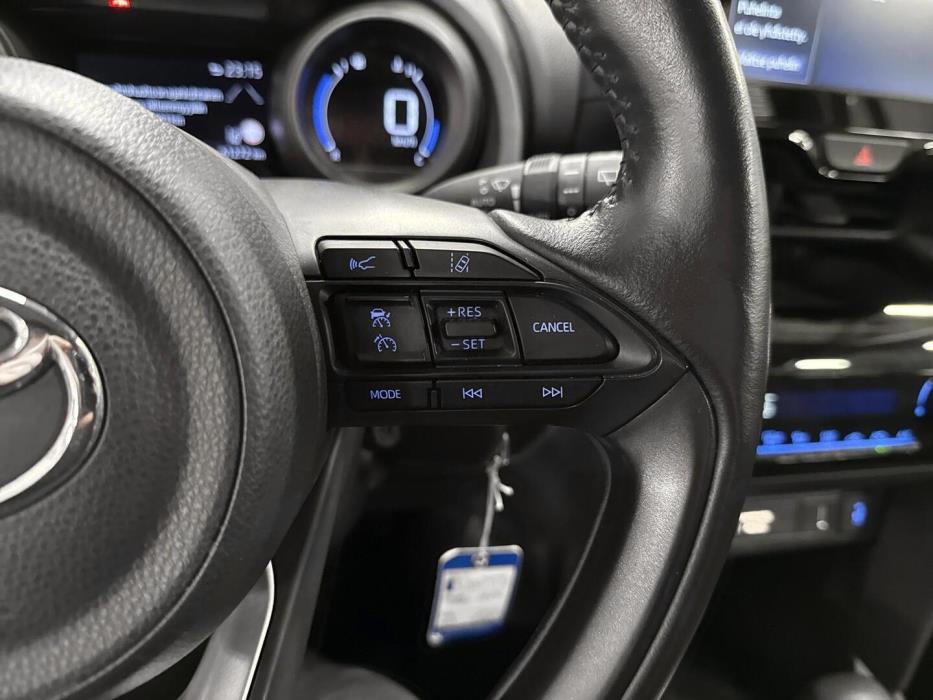 TOYOTA YARIS CROSS 2024